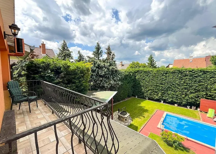 וילה Suburbia - Pool - Hot Tub - Bbq - Parking