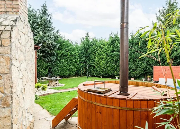וילה Suburbia - Pool - Hot Tub - Bbq - Parking בודפשט