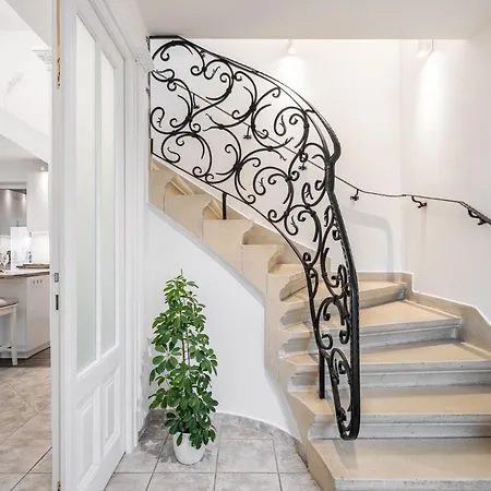 Suburbia - Pool - Hot Tub - Bbq - Parking Villa Budapest