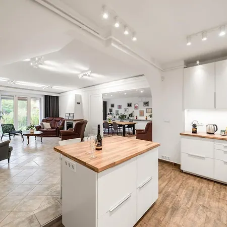 فيلة Villa Suburbia Budapest - Pool - Bbq - Parking بودابست