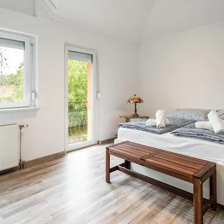 Villa Suburbia Budapest - Pool - Bbq - Parking فيلة بودابست
