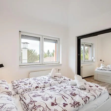 Suburbia - Pool - Hot Tub - Bbq - Parking Villa Budapest