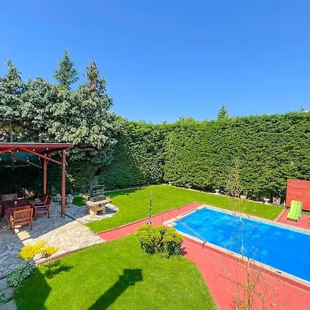 Villa Suburbia Budapest - Pool - Bbq - Parking