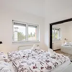 Suburbia - Pool - Hot Tub - Bbq - Parking Βίλα Βουδαπέστη