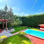 Suburbia - Pool - Hot Tub - Bbq - Parking Βουδαπέστη