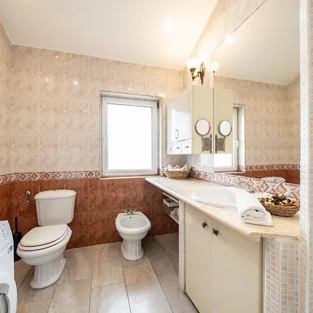 Βίλα Suburbia - Pool - Hot Tub - Bbq - Parking Βουδαπέστη